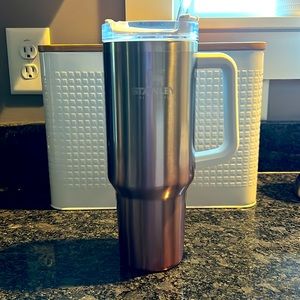 Stanley 40oz stainless steel adventure quencher tumbler in champagne ombré